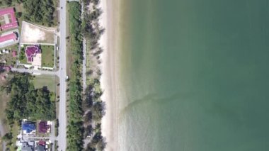 Miri Şehri 'nin ünlü plajları, nehirleri, şehirleri ve manzaralı çevresiyle Landmark ve Turist Çekim alanları