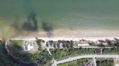 Miri Şehri 'nin ünlü plajları, nehirleri, şehirleri ve manzaralı çevresiyle Landmark ve Turist Çekim alanları
