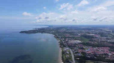 Miri Şehri 'nin ünlü plajları, nehirleri, şehirleri ve manzaralı çevresiyle Landmark ve Turist Çekim alanları