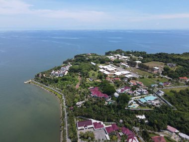 Miri Şehri 'nin ünlü plajları, nehirleri, şehirleri ve manzaralı çevresiyle Landmark ve Turist Çekim alanları