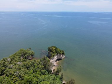 Miri Şehri 'nin ünlü plajları, nehirleri, şehirleri ve manzaralı çevresiyle Landmark ve Turist Çekim alanları