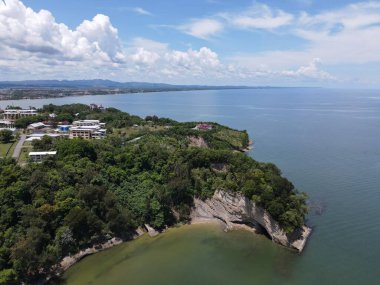 Miri Şehri 'nin ünlü plajları, nehirleri, şehirleri ve manzaralı çevresiyle Landmark ve Turist Çekim alanları