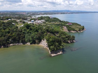 Miri Şehri 'nin ünlü plajları, nehirleri, şehirleri ve manzaralı çevresiyle Landmark ve Turist Çekim alanları
