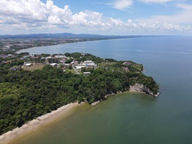 Miri Şehri 'nin ünlü plajları, nehirleri, şehirleri ve manzaralı çevresiyle Landmark ve Turist Çekim alanları