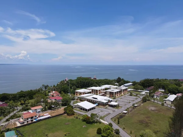 Miri Şehri 'nin ünlü plajları, nehirleri, şehirleri ve manzaralı çevresiyle Landmark ve Turist Çekim alanları