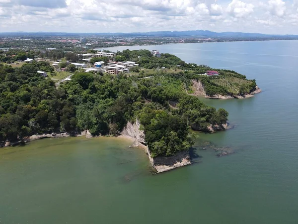 Miri Şehri 'nin ünlü plajları, nehirleri, şehirleri ve manzaralı çevresiyle Landmark ve Turist Çekim alanları