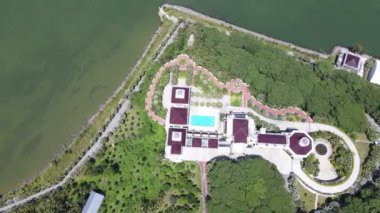 Miri Şehri 'nin ünlü plajları, nehirleri, şehirleri ve manzaralı çevresiyle Landmark ve Turist Çekim alanları