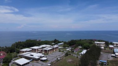 Miri Şehri 'nin ünlü plajları, nehirleri, şehirleri ve manzaralı çevresiyle Landmark ve Turist Çekim alanları