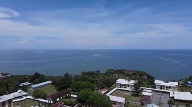 Miri Şehri 'nin ünlü plajları, nehirleri, şehirleri ve manzaralı çevresiyle Landmark ve Turist Çekim alanları