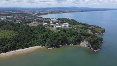 Miri Şehri 'nin ünlü plajları, nehirleri, şehirleri ve manzaralı çevresiyle Landmark ve Turist Çekim alanları