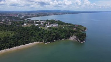 Miri Şehri 'nin ünlü plajları, nehirleri, şehirleri ve manzaralı çevresiyle Landmark ve Turist Çekim alanları