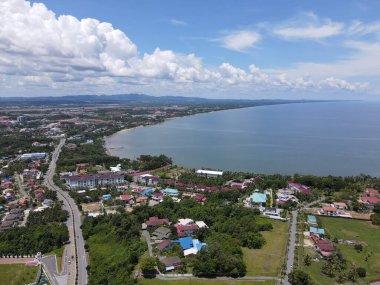Miri Şehri 'nin ünlü plajları, nehirleri, şehirleri ve manzaralı çevresiyle Landmark ve Turist Çekim alanları