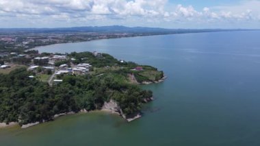 Miri Şehri 'nin ünlü plajları, nehirleri, şehirleri ve manzaralı çevresiyle Landmark ve Turist Çekim alanları