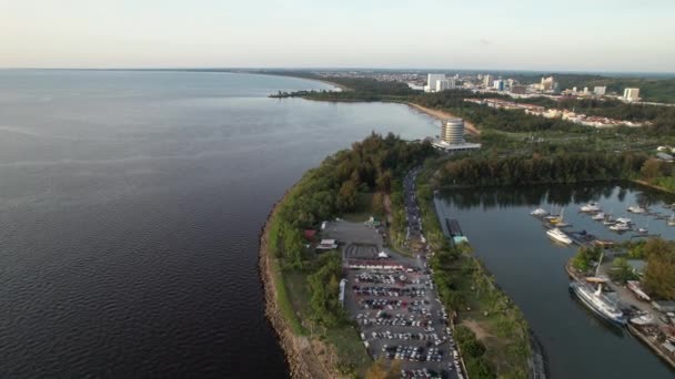 Miri Város Nevezetességei Turisztikai Látványosságai Híres Strandjaival Folyóival Városával Festői — Stock videók