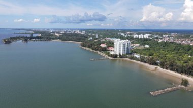 Miri Şehri 'nin ünlü plajları, nehirleri, şehirleri ve manzaralı çevresiyle Landmark ve Turist Çekim alanları
