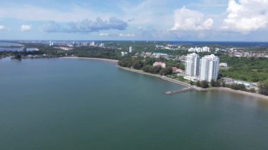 Miri Şehri 'nin ünlü plajları, nehirleri, şehirleri ve manzaralı çevresiyle Landmark ve Turist Çekim alanları