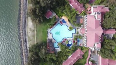 Miri Şehri 'nin ünlü plajları, nehirleri, şehirleri ve manzaralı çevresiyle Landmark ve Turist Çekim alanları