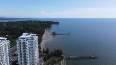 Miri Şehri 'nin ünlü plajları, nehirleri, şehirleri ve manzaralı çevresiyle Landmark ve Turist Çekim alanları