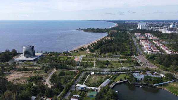 Miri Şehri 'nin ünlü plajları, nehirleri, şehirleri ve manzaralı çevresiyle Landmark ve Turist Çekim alanları