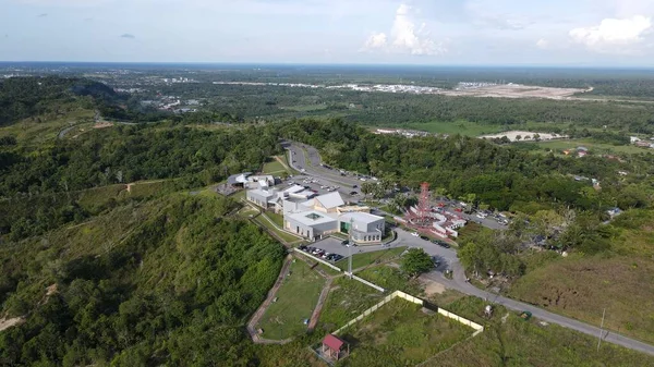 Miri Şehri 'nin ünlü plajları, nehirleri, şehirleri ve manzaralı çevresiyle Landmark ve Turist Çekim alanları