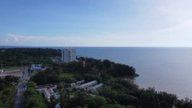 Miri Şehri 'nin ünlü plajları, nehirleri, şehirleri ve manzaralı çevresiyle Landmark ve Turist Çekim alanları