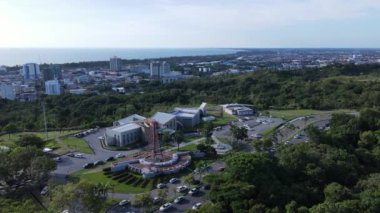 Miri Şehri 'nin ünlü plajları, nehirleri, şehirleri ve manzaralı çevresiyle Landmark ve Turist Çekim alanları