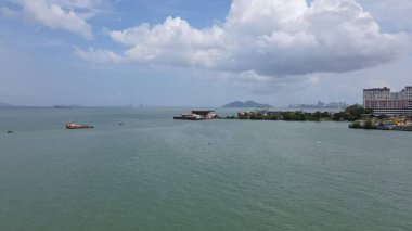 Georgetown, Penang Malezya - 13 Mayıs 2022: Georgetown Penang Klanı Jetties, Malezya. Penang Çin topluluğunun farklı klanları tarafından deniz kıyısında tahta kalelere inşa edilmiş ahşap köyler..