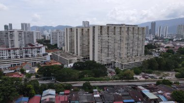 Georgetown, Penang Malezya - 13 Mayıs 2022: Georgetown Penang Klanı Jetties, Malezya. Penang Çin topluluğunun farklı klanları tarafından deniz kıyısında tahta kalelere inşa edilmiş ahşap köyler..