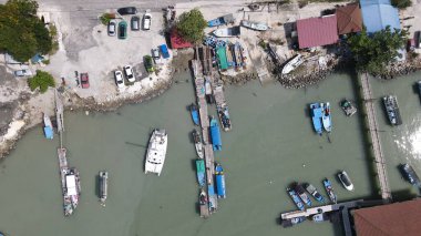 Georgetown, Penang Malezya - 18 Mayıs 2022: Penang Adası 'nın Georgetown şehrini Butterworth şehrine bağlayan ikonik uzun köprü.