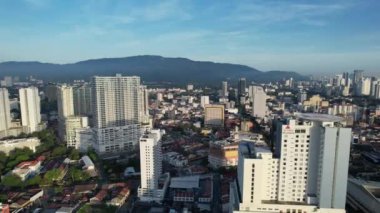 Georgetown, Penang Malezya - 20 Mayıs 2022: The Straits Quay, Landmark Binaları ve Köyleri