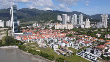 Georgetown, Penang Malezya - 20 Mayıs 2022: The Straits Quay, Landmark Binaları ve Köyleri