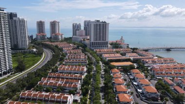 Georgetown, Penang Malezya - 20 Mayıs 2022: The Straits Quay, Landmark Binaları ve Köyleri