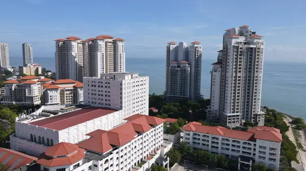Georgetown, Penang Malezya - 20 Mayıs 2022: The Straits Quay, Landmark Binaları ve Köyleri