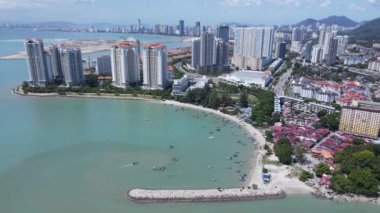 Georgetown, Penang Malezya - 20 Mayıs 2022: The Straits Quay, Landmark Binaları ve Köyleri