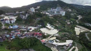 Cameron Highlands, Pahang Malezya 30 Mayıs 2022: Malezya 'nın Cameron Highlands Alanı içindeki Brinchang Bölgesinin Genel Manzarası