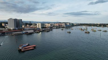 Kota Kinabalu, Sabah Malezya 14 Haziran 2022: Kota Kinabalu Şehir Merkezi Rıhtım ve Kordon Bölgesi