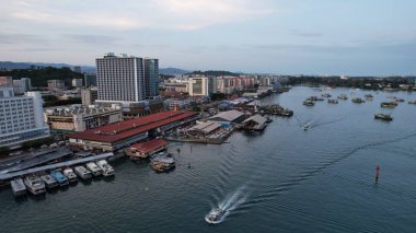Kota Kinabalu, Sabah Malezya 14 Haziran 2022: Kota Kinabalu Şehir Merkezi Rıhtım ve Kordon Bölgesi