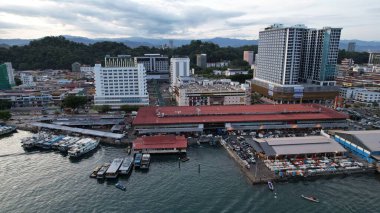 Kota Kinabalu, Sabah Malezya 14 Haziran 2022: Kota Kinabalu Şehir Merkezi Rıhtım ve Kordon Bölgesi
