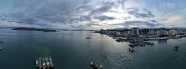 Kota Kinabalu, Sabah Malezya 14 Haziran 2022: Kota Kinabalu Şehir Merkezi Rıhtım ve Kordon Bölgesi