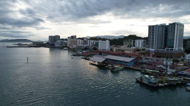 Kota Kinabalu, Sabah Malezya 14 Haziran 2022: Kota Kinabalu Şehir Merkezi Rıhtım ve Kordon Bölgesi