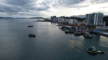 Kota Kinabalu, Sabah Malezya 14 Haziran 2022: Kota Kinabalu Şehir Merkezi Rıhtım ve Kordon Bölgesi
