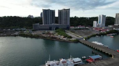Kota Kinabalu, Sabah Malezya 14 Haziran 2022: Kota Kinabalu Şehir Merkezi Rıhtım ve Kordon Bölgesi