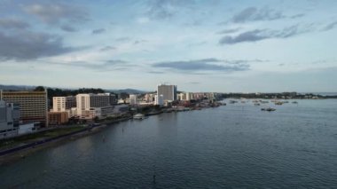 Kota Kinabalu, Sabah Malezya 14 Haziran 2022: Kota Kinabalu Şehir Merkezi Rıhtım ve Kordon Bölgesi