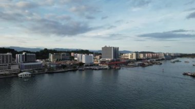 Kota Kinabalu, Sabah Malezya 14 Haziran 2022: Kota Kinabalu Şehir Merkezi Rıhtım ve Kordon Bölgesi