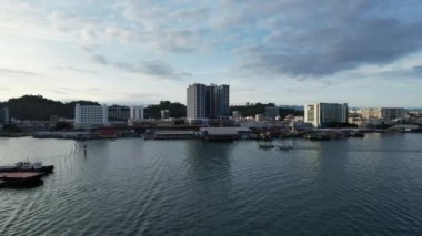 Kota Kinabalu, Sabah Malezya 14 Haziran 2022: Kota Kinabalu Şehir Merkezi Rıhtım ve Kordon Bölgesi