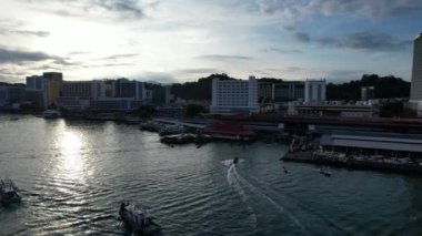 Kota Kinabalu, Sabah Malezya 14 Haziran 2022: Kota Kinabalu Şehir Merkezi Rıhtım ve Kordon Bölgesi