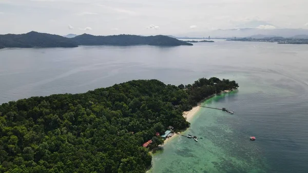 Kota Kinabalu, Sabah Malezya 14 Haziran 2022: Kota Kinabalu Şehir Merkezi Rıhtım ve Kordon Bölgesi