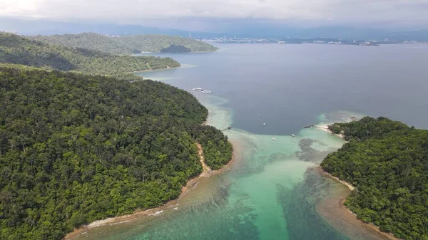 Kota Kinabalu, Sabah Malezya 14 Haziran 2022: Kota Kinabalu Şehir Merkezi Rıhtım ve Kordon Bölgesi