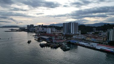 Kota Kinabalu, Sabah Malezya 14 Haziran 2022: Kota Kinabalu Şehir Merkezi Rıhtım ve Kordon Bölgesi