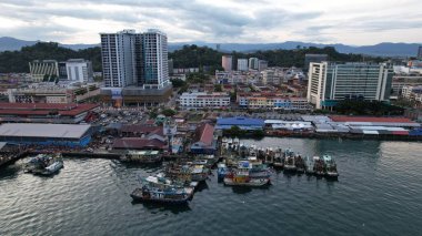 Kota Kinabalu, Sabah Malezya 14 Haziran 2022: Kota Kinabalu Şehir Merkezi Rıhtım ve Kordon Bölgesi